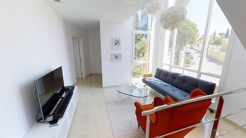 Exquisite Villa Near Beach - Heated Pool