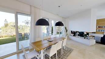 Exquisite Villa Near Beach - Heated Pool