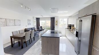 Modern Apartment Near Puerto Banus