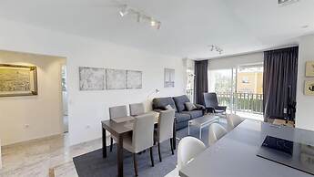 Modern Apartment Near Puerto Banus