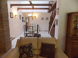 Spacious Townhouse Near Beaches & Golf