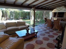 Spacious Townhouse Near Beaches & Golf