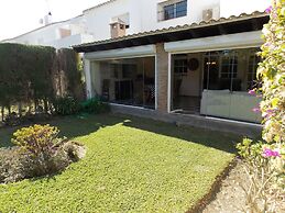 Spacious Townhouse Near Beaches & Golf