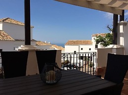 Beautiful Penthouse Near Beach