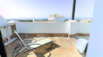 Beautiful Penthouse Near Beach