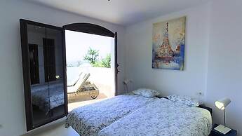 Beautiful Penthouse Near Beach