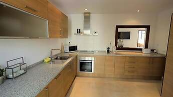 Beautiful Penthouse Near Beach