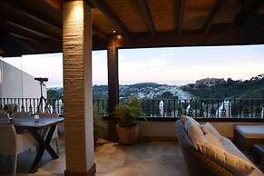 Outstanding Penthouse Near Puerto Banus