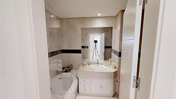 Outstanding Penthouse Near Puerto Banus