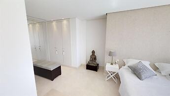Outstanding Penthouse Near Puerto Banus