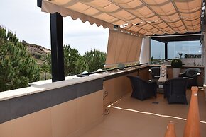 Semi Detached Townhouse Near The Beach