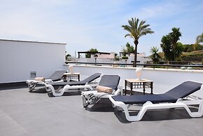 Semi Detached Townhouse Near The Beach