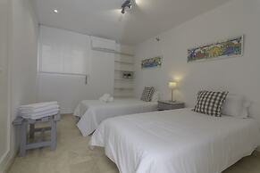 Frontline Duplex With Paradisiacal Views