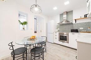 3 Bd Apartment Perfect Location in Plaza de Chueca