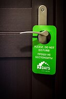 7 Days City Hotel