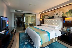 Ramada by Wyndham Encore Kaili West