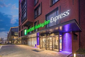 Holiday Inn Express Beijing Shijingshan Lakeview by IHG