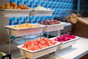 Holiday Inn Express Beijing Shijingshan Lakeview by IHG