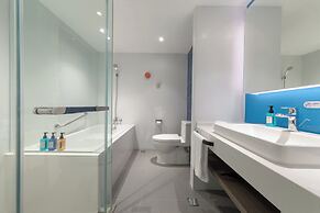 Holiday Inn Express Beijing Shijingshan Lakeview by IHG