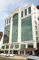 The City Walls Suit Hotel