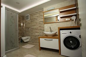 The City Walls Suit Hotel