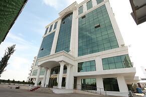 The City Walls Suit Hotel