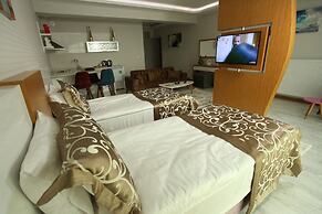 The City Walls Suit Hotel