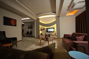 The City Walls Suit Hotel