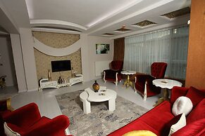 The City Walls Suit Hotel