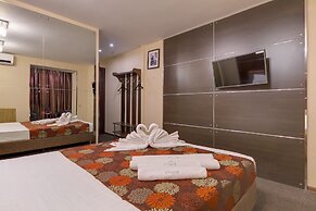 Hotel Randevu Pionerskaya