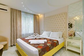 Hotel Randevu Pionerskaya