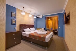 Hotel Randevu Pionerskaya