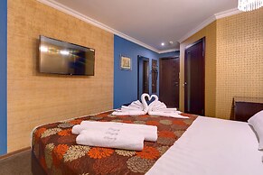 Hotel Randevu Pionerskaya