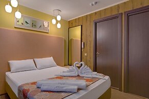 Hotel Randevu Pionerskaya