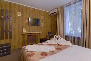 Hotel Randevu Pionerskaya