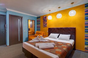 Hotel Randevu Pionerskaya