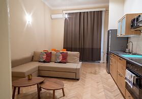 Lie On Me Lazy Simon