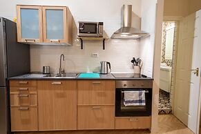 Lie On Me Lazy Simon