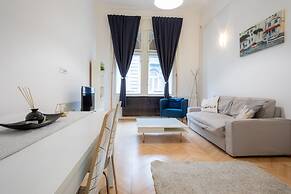 Lie On Me Lazy Simon