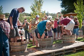 The Davies Family Inn