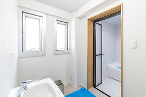 Shirahama White Beach House