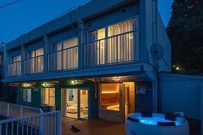 Shirahama White Beach House
