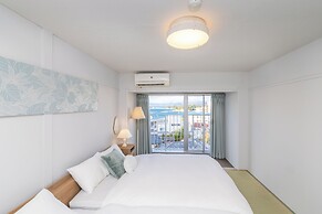 Shirahama White Beach House