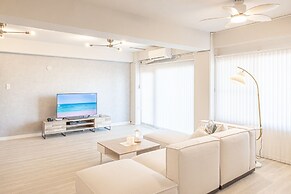 Shirahama White Beach House