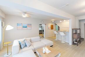 Shirahama White Beach House