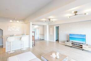 Shirahama White Beach House