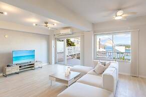 Shirahama White Beach House