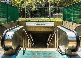 Es402 At the Historic Modernist Esther Builing