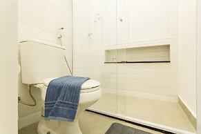 Es402 At the Historic Modernist Esther Builing