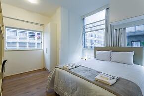 Es402 At the Historic Modernist Esther Builing